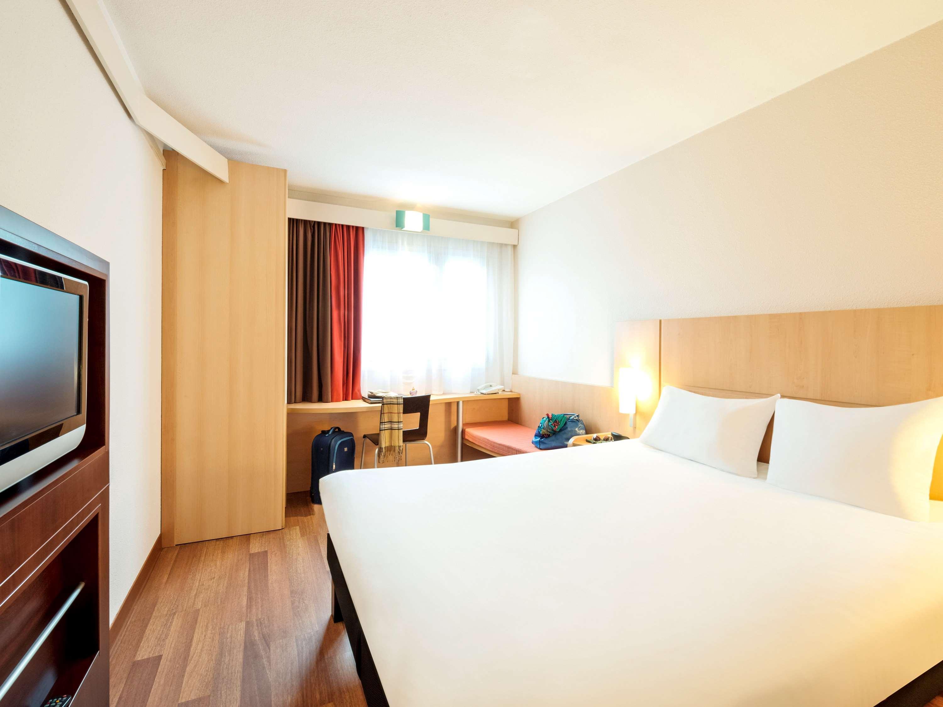 Ibis Warszawa Centrum Hotel Ngoại thất bức ảnh